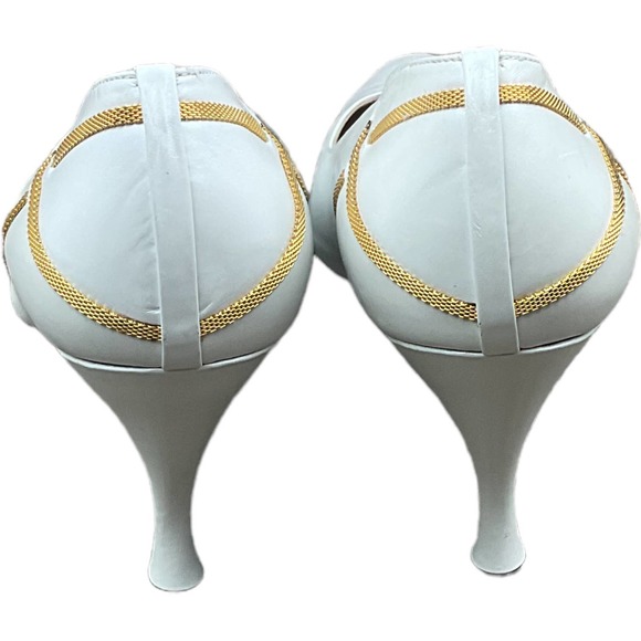 Stuart Weitzman Gold and White Leather Pumps, 8W - Picture 2 of 8